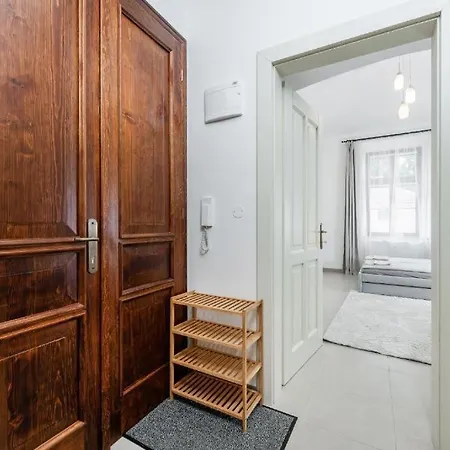 شقة Nice Apartman In New Town