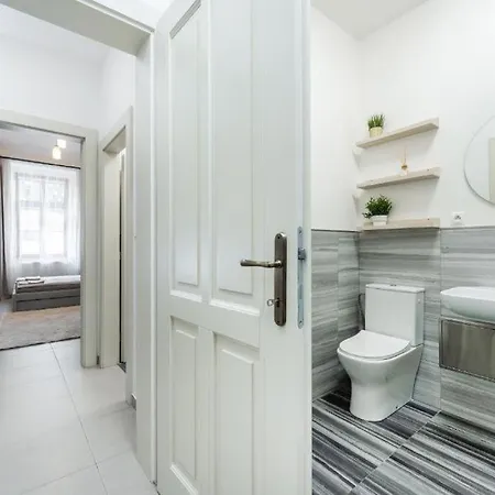 Nice Apartman In New Town *