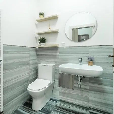 Nice Apartman In New Town * براغ